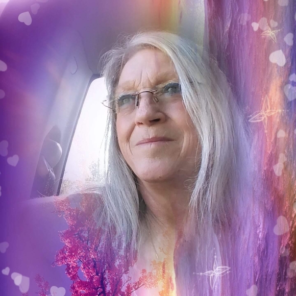 Meet your Posher, Tracy - Picture 1 of 1